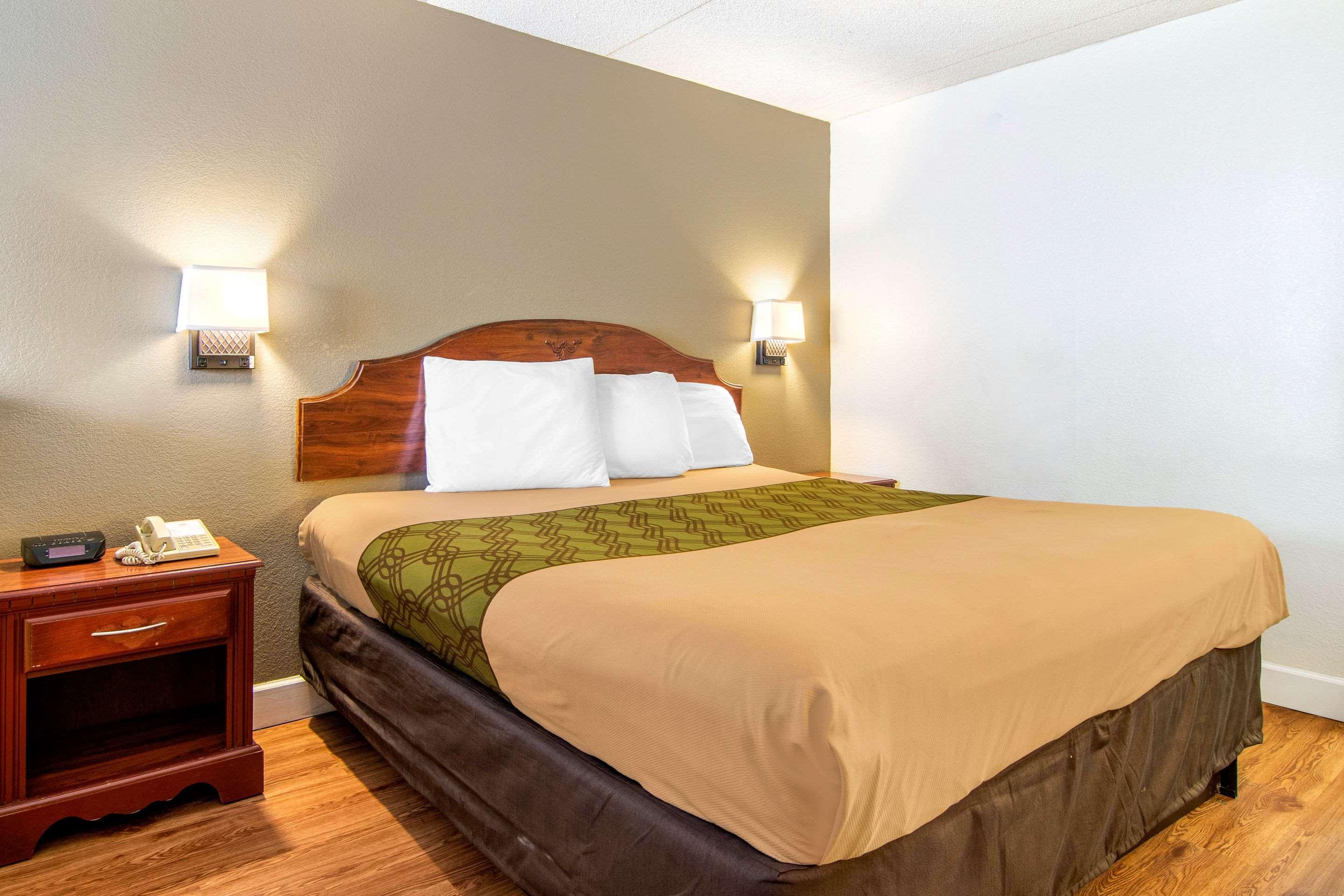 Econo Lodge Inn & Suites Fort Oglethorpe Extérieur photo