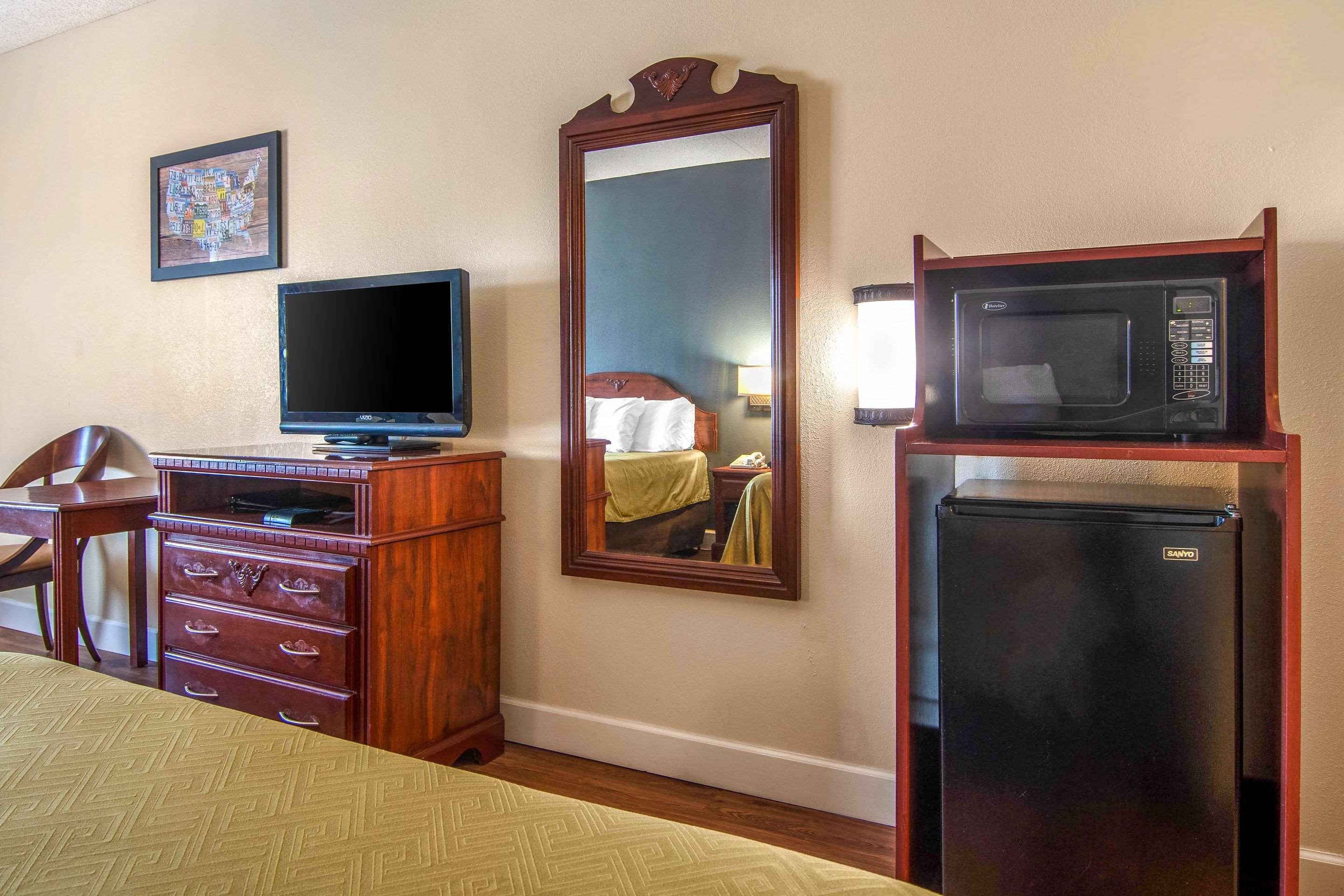 Econo Lodge Inn & Suites Fort Oglethorpe Extérieur photo