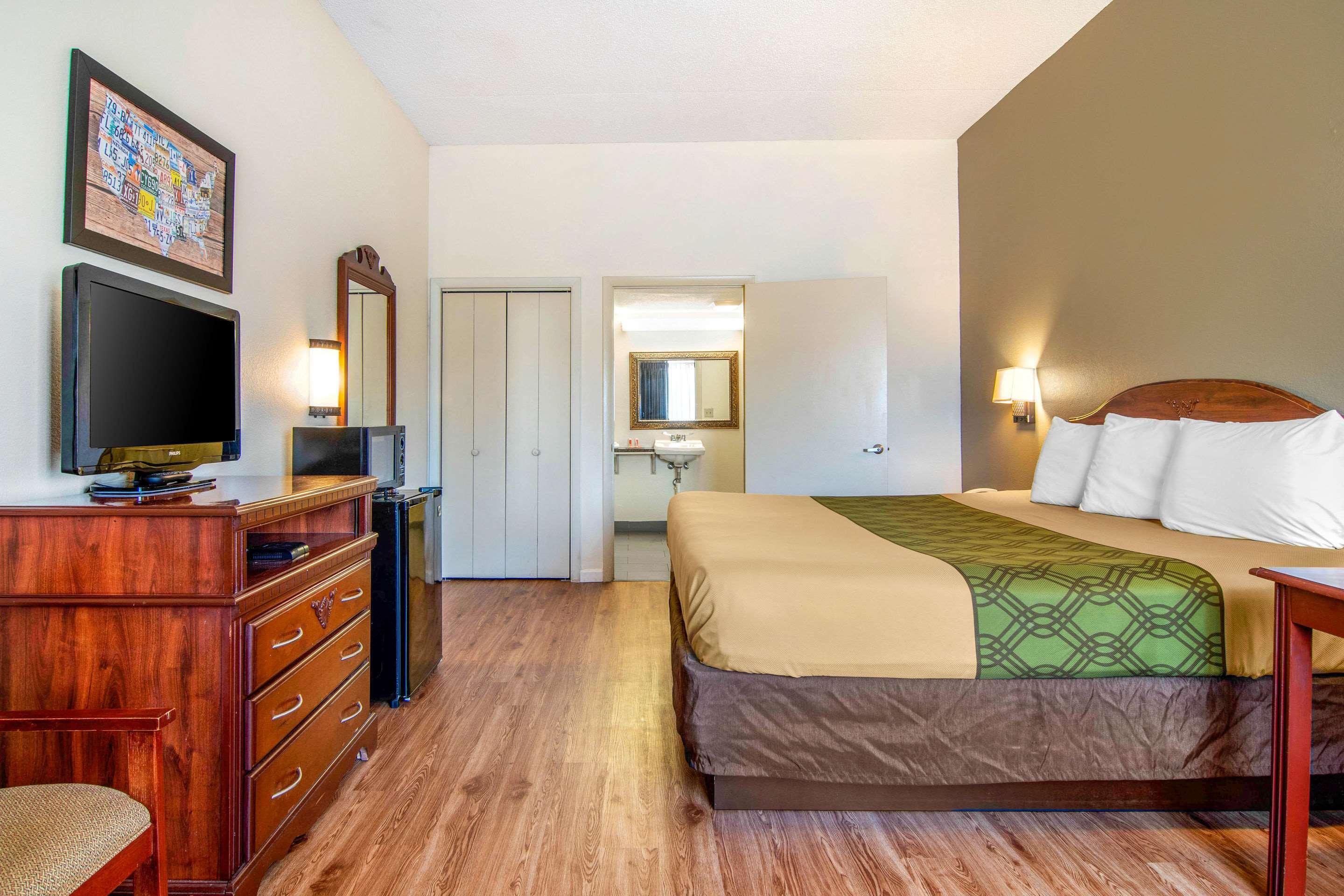 Econo Lodge Inn & Suites Fort Oglethorpe Extérieur photo