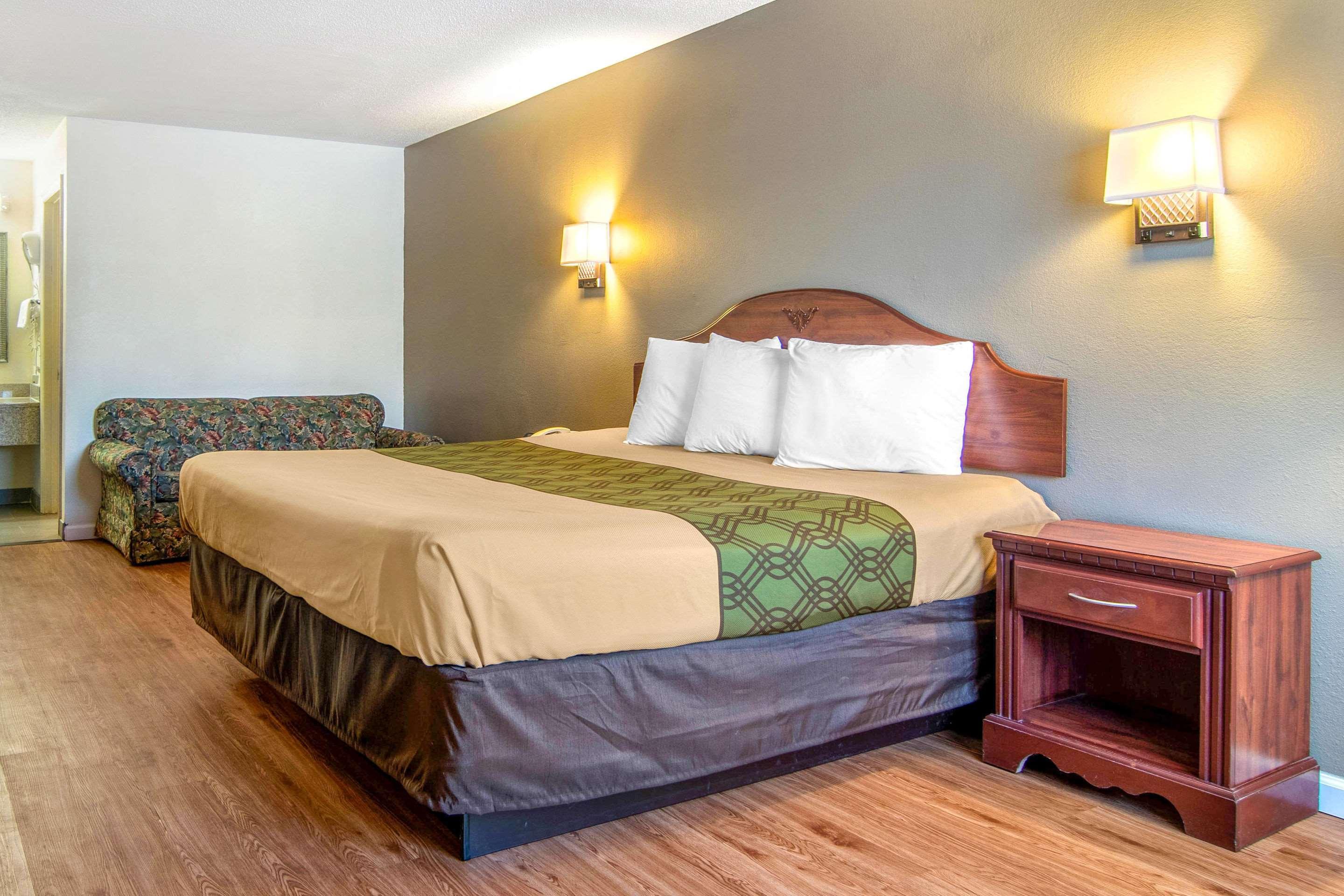 Econo Lodge Inn & Suites Fort Oglethorpe Extérieur photo