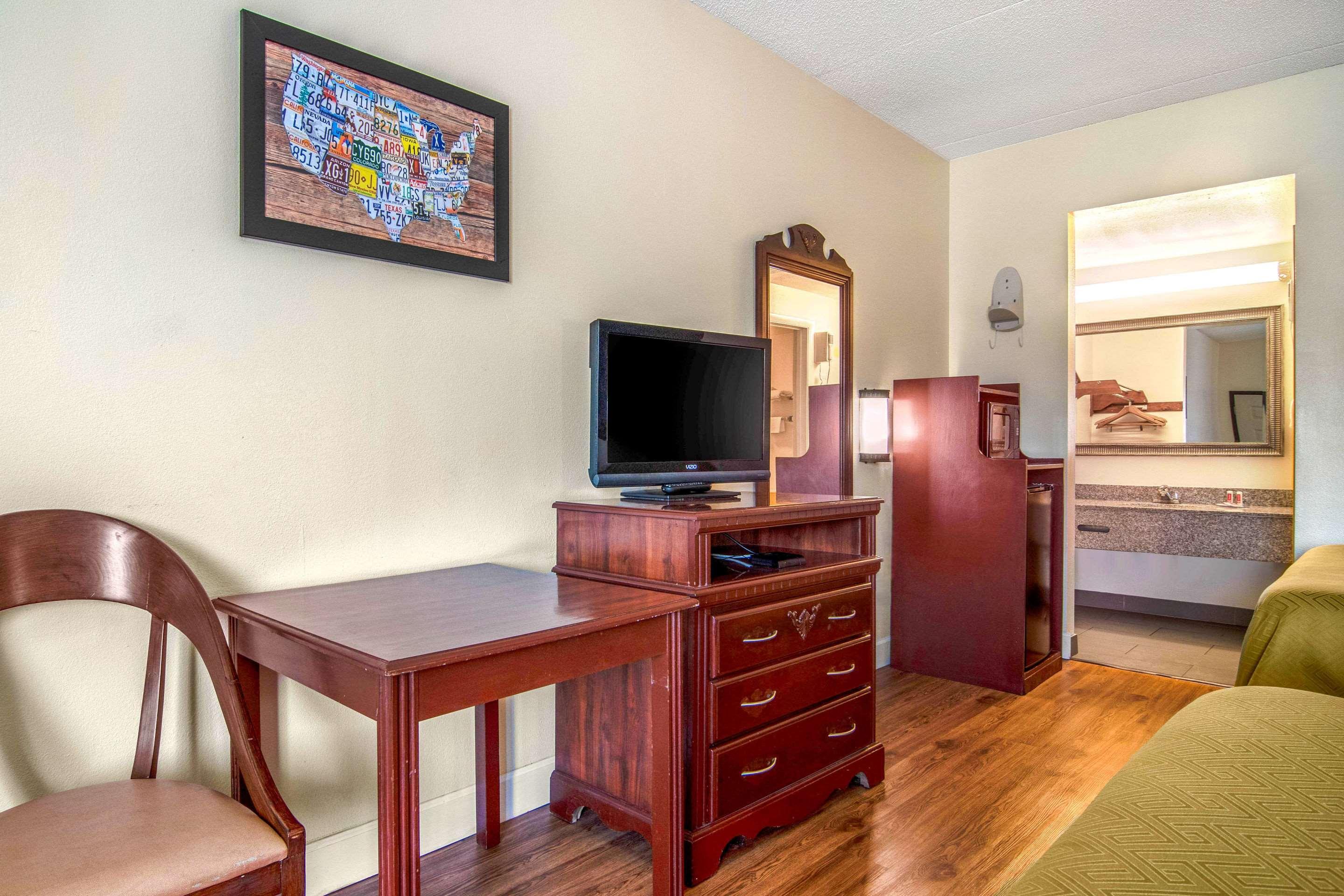 Econo Lodge Inn & Suites Fort Oglethorpe Extérieur photo