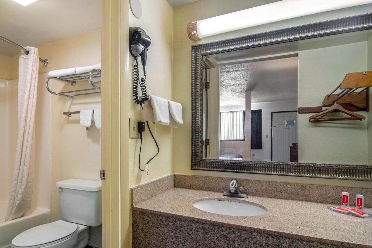 Econo Lodge Inn & Suites Fort Oglethorpe Extérieur photo