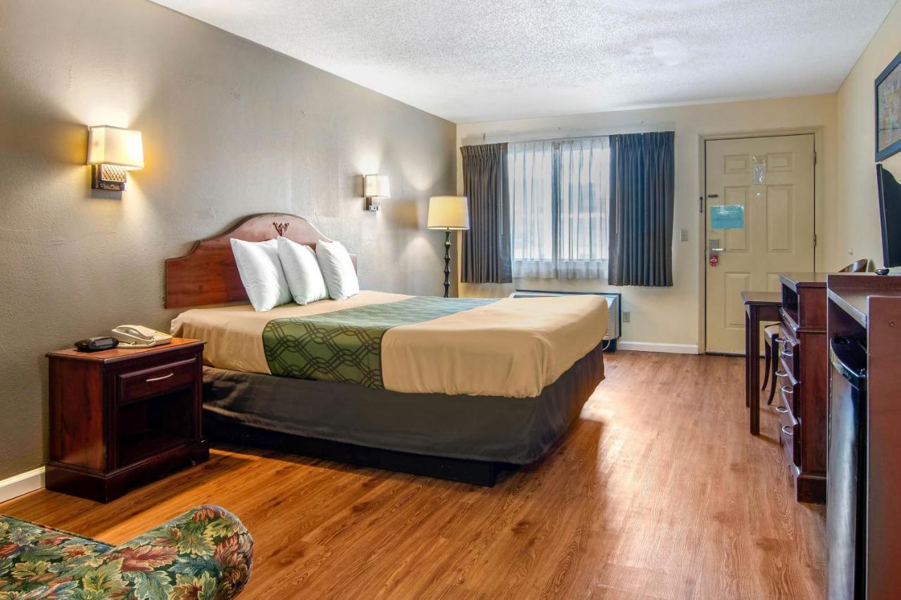 Econo Lodge Inn & Suites Fort Oglethorpe Extérieur photo